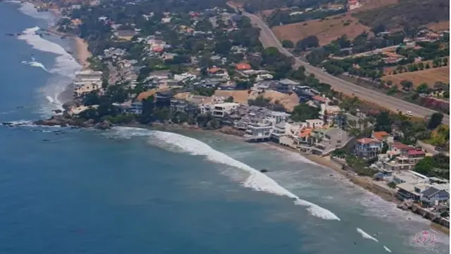 Jelang Menikah, Paris Hilton dan Tunangan Beli Rumah Tepi Pantai Malibu Senilai Rp120 Miliar