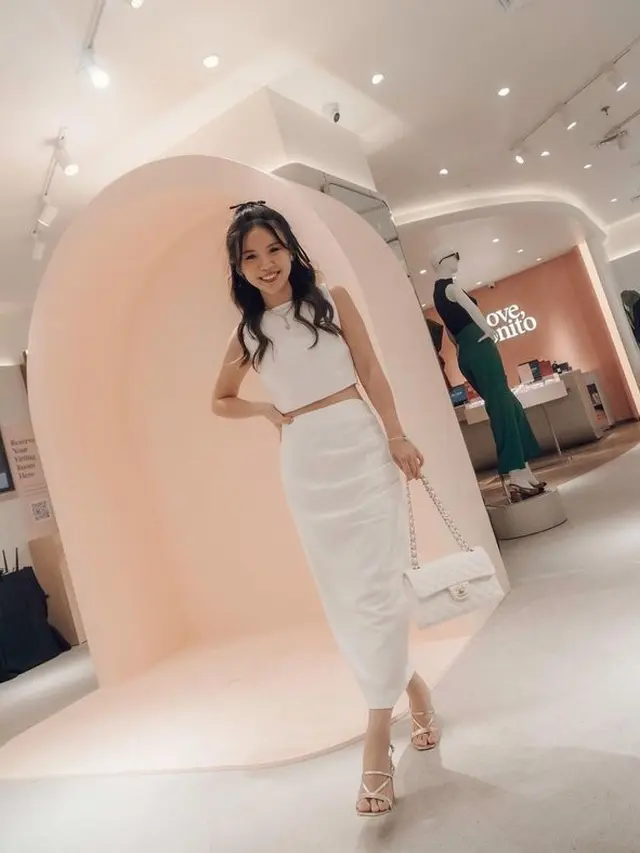 Ingin Mirip Jennie, Ini 6 Potret Selebgram Titan Tyra yang Viral Operasi Potong Rahang