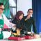 Influencer Kudus ASIK Isman Ridhwansah mengajarkan demo memasak. (Liputan6.com/Arief Pramono)