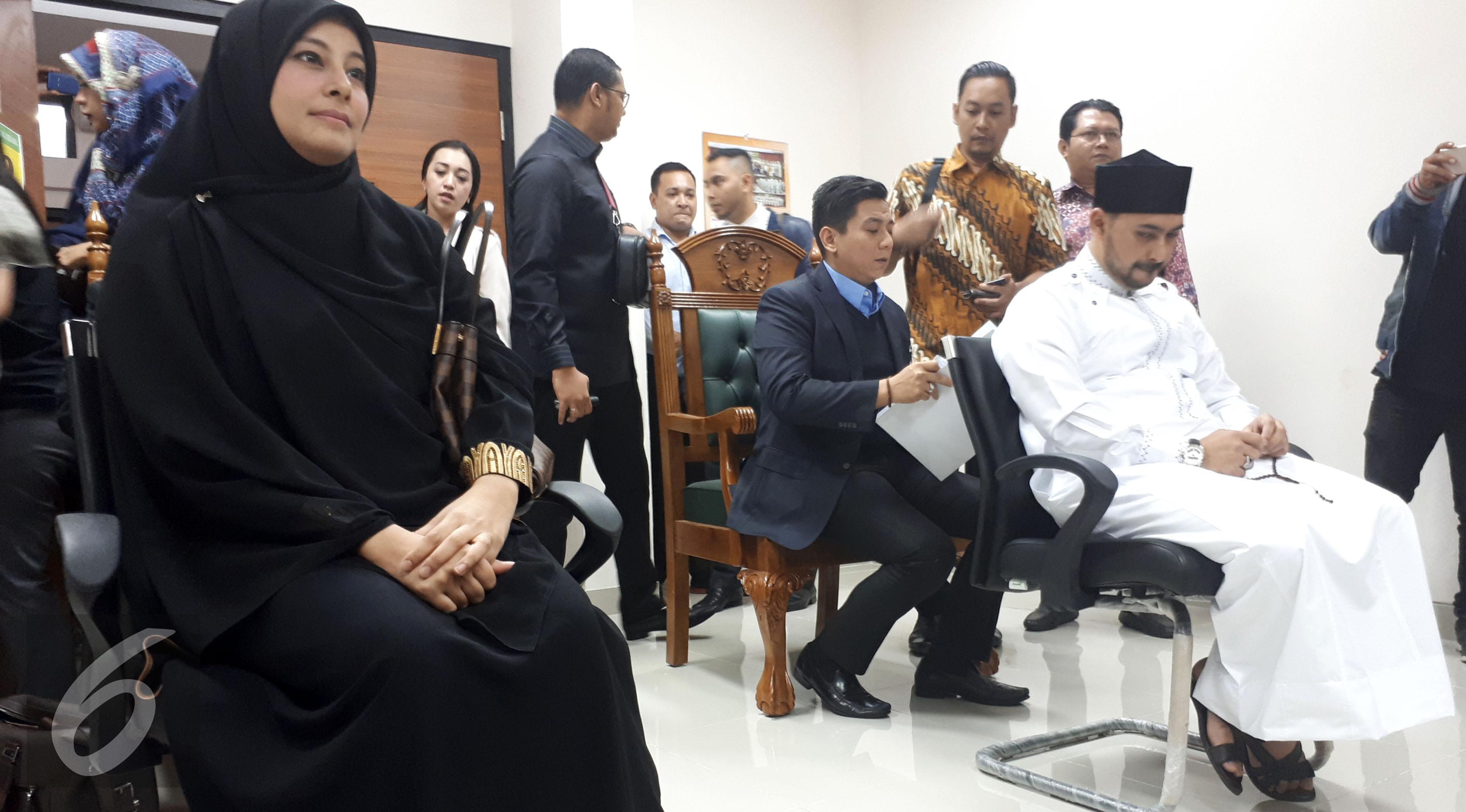 Suasana sidang perceraian Ustaz Ahmad Alhabsyi (Rizky Aditya Saputra)