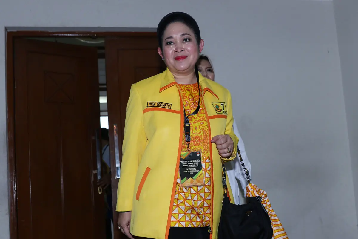 Dari AHY hingga Titiek Soeharto Dampingi Prabowo-Sandiaga ke KPU