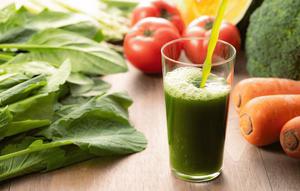 Jus Sayuran Hijau. (foto: Pinterest/ The Tolerant Vegan).