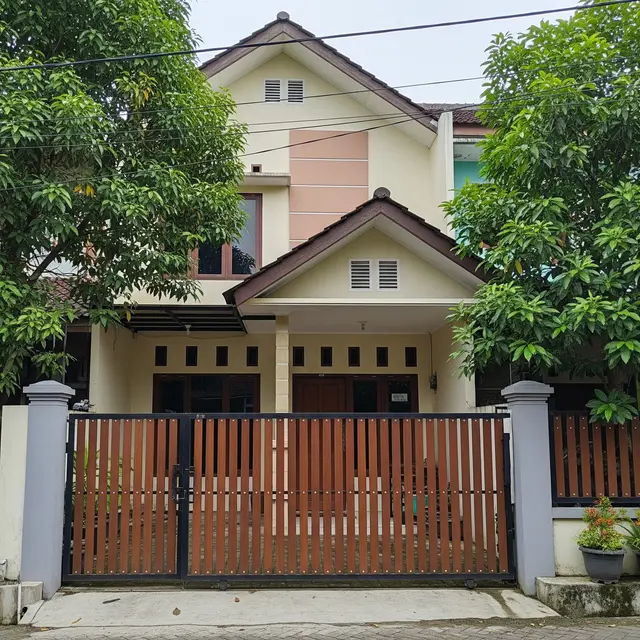 9 Model Rumah Sederhana yang Ada Gerbangnya, Estetika Hunian Impian