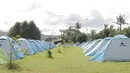 Harga sewa tenda yang ditawarkan itu bervariasi mulai dari Rp400 ribu- sampai degan Rp700 ribu. (Bola.com/Yusuf Satria)