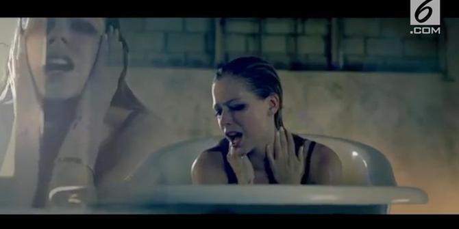 VIDEO: Hampir Mati, Avril Lavigne Curhat di Single Terbaru