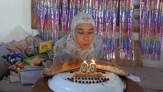 Momen Ulang Tahun Zaskia Adya Mecca yang ke-33. (Sumber: youtube.com/The Bramantyo)