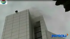 Saat kebakaran tidak ada pegawai dalam gedung karena belum mulainya aktivitas perkantoran.