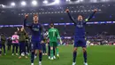 Meski berhasil mengalahkan Paris Saint-Germain pada laga kandang, Aston Villa tetap tersingkir dari Liga Champions 2024/2025. Sementara, Paris Saint-Germain lolos ke semifinal usai menang agregat 5-4 (3-1 dan 2-3). Sebelumnya, pada leg kedua perempat final Liga Champions 2024/2025, Paris Saint-Germain menang 3-1 atas Aston Villa. (FRANCK FIFE/AFP)
