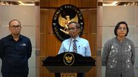 (Menkopolhukam) Mahfud MD dan Menteri Keuangan (Menkeu) Sri Mulyani Indrawati saat konferensi pers memberikan penjelasan transaksi mencurigakan Rp 300 triliun.