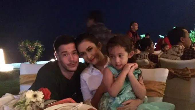 [Bintang] Nafa Urbach