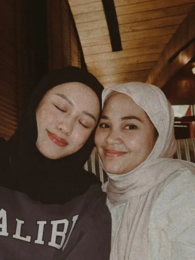 Bikin Pangling, Ini 7 Potret Terbaru Lolly yang Kini Tampil Berhijab