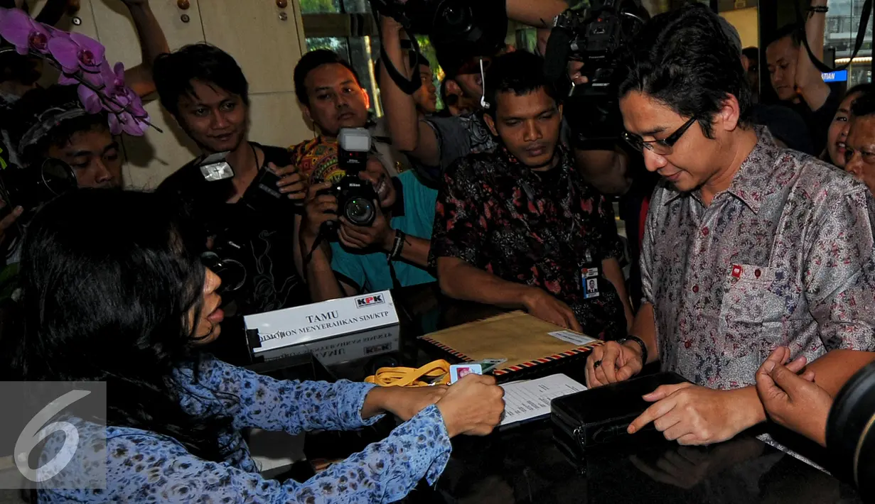 Pasha Ungu saat mendatangi KPK untuk melaporkan harta kekayaannya, Jakarta, Jumat (24/7/2015). Pelaporan tersebut sebagai syarat karena dirinya maju sebagai calon Walikota Palu. (Liputan6.com/Yoppy Renato)