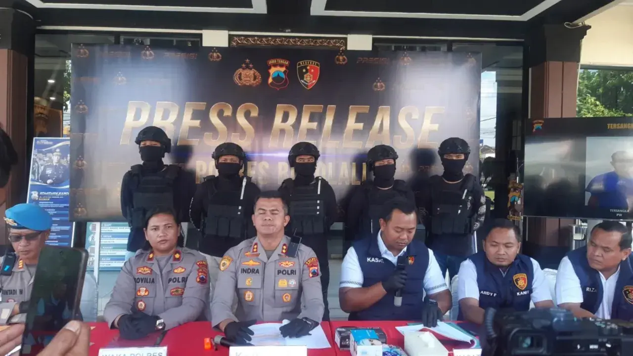 Konferensi pers Pembunuhan Mertua Pakai Sate Racun Tikus di Mapolres Boyolali, Senin (8/6).