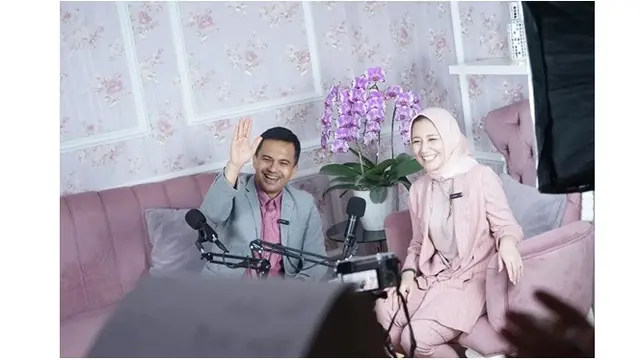 6 Potret Dine Mutiara Temani Kegiatan Sahrul Gunawan Selama Ramadhan, Makin Lengket