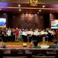 Nazilatul Hidayah bersama para juara lainnya dalam ajang Pemilihan Mahasiswa Berprestasi 2022. (foto: liputan6.com/dok.undip/edhie prayitno Ige)