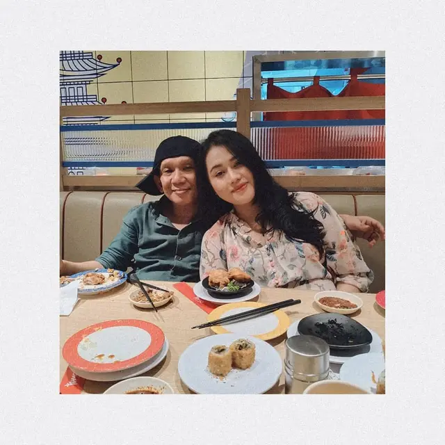 6 Potret Harmonis Ginanjar dan Istri yang Beda 32 Tahun, Bahagia Bareng Anak