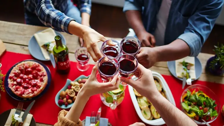 Benarkan mengonsumsi wine bisa menurunkan risiko diabetes? (Sumber Foto: Shutterstock/TheList)