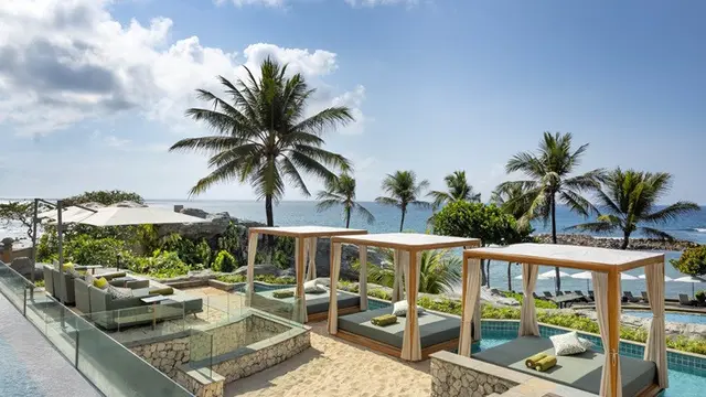 Elara Seaside Lounge and Bar