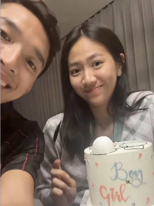 Wajah Bare Face Shanju Istri Jonatan Christie saat Gender Reveal. [@shanju]