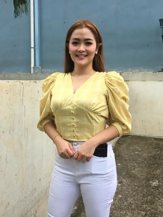 Vega Darwanti (ist/ Munady Widjaja)