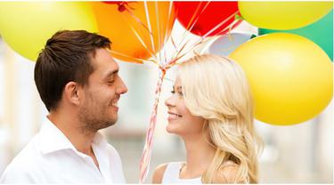 10 Bahasa Tubuh Pria Saat Sedang Flirting Pada Wanita Lifestyle Fimela Com