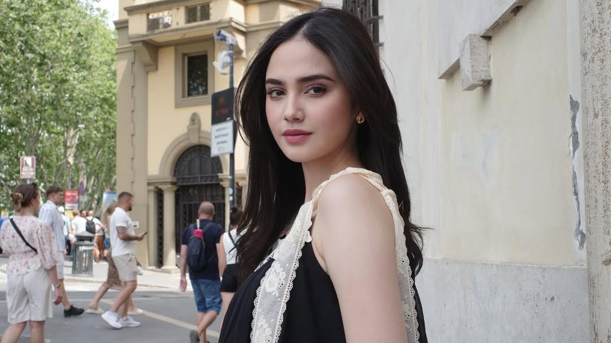 Syifa Hadju Pancarkan Aura Pengantin Baru saat Honeymoon di Roma, Makeup Pink Romantisnya Curi Perhatian