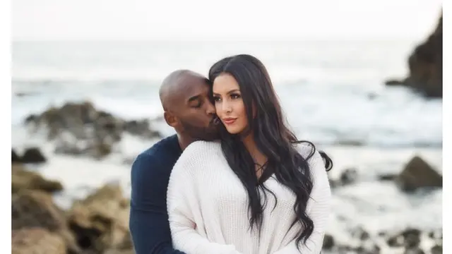 7 Potret Kenangan Kobe Bryant dan Istri, Tulis Pesan Haru di Media Sosial