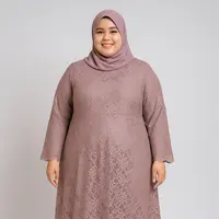 5 Tips Memilih Model Gamis Brokat untuk Orang Plus Size (sumber: AI)
