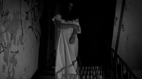 Kisah Seram Bertemu Kuntilanak di Pohon Jambu - Fashion Fimela.com