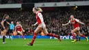 Pemain Arsenal, Stina Blackstenius melakukan selebrasi setelah mencetak gol kedua timnya ke gawang Bayern Munchen pada laga leg kedua perempat final Liga Champions 2022/2023 di Emirates Stadium, London, 29 Maret 2023. The Gunners menang dengan skor 2-0. (AP Photo/PA/Mike Egerton)