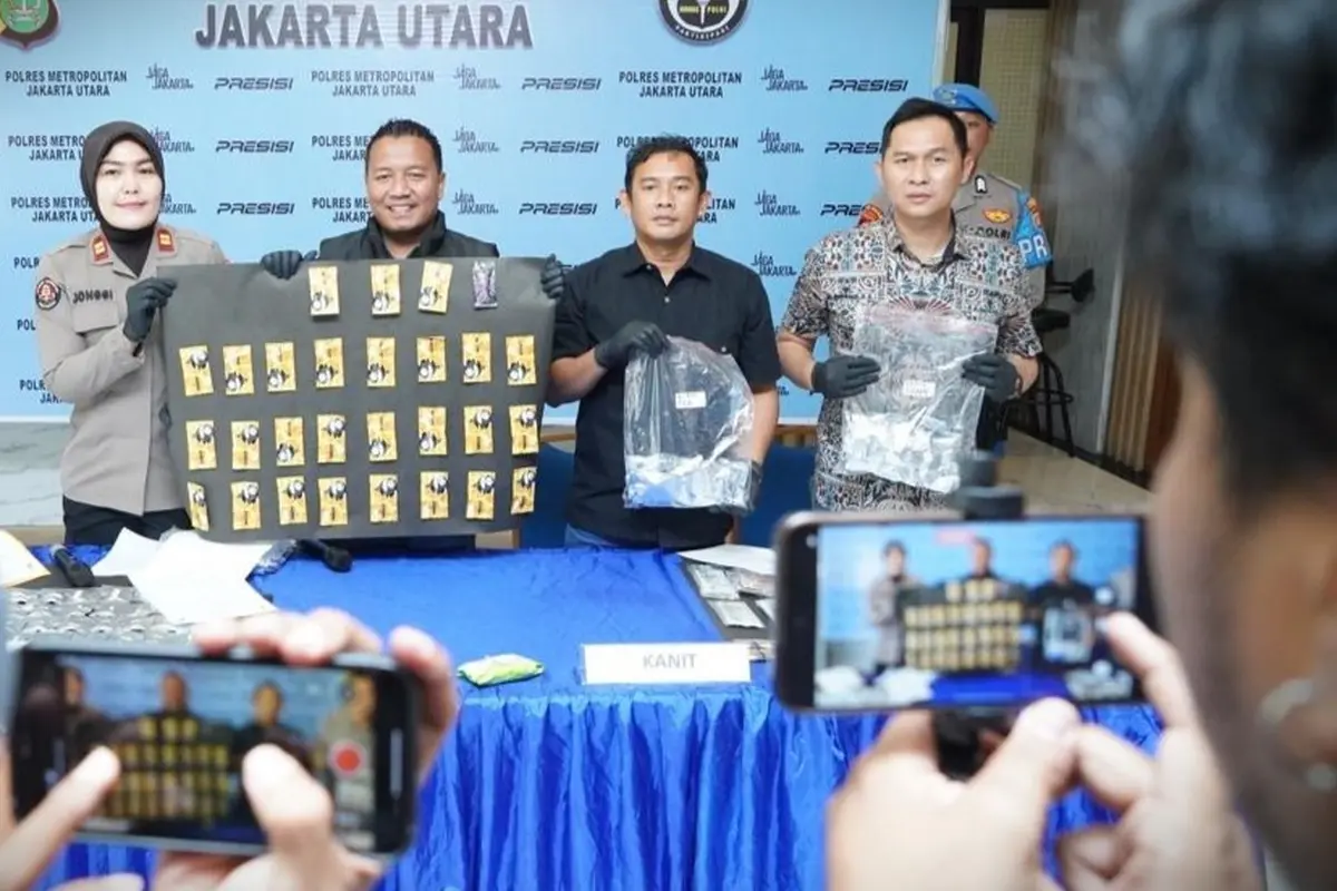 Satresnarkoba Polres Metro Jakarta Utara menemukan vape etomidate usai menggerebek Alexa Suites and Lounge di kawasan Penjaringan, Jakarta Utara.