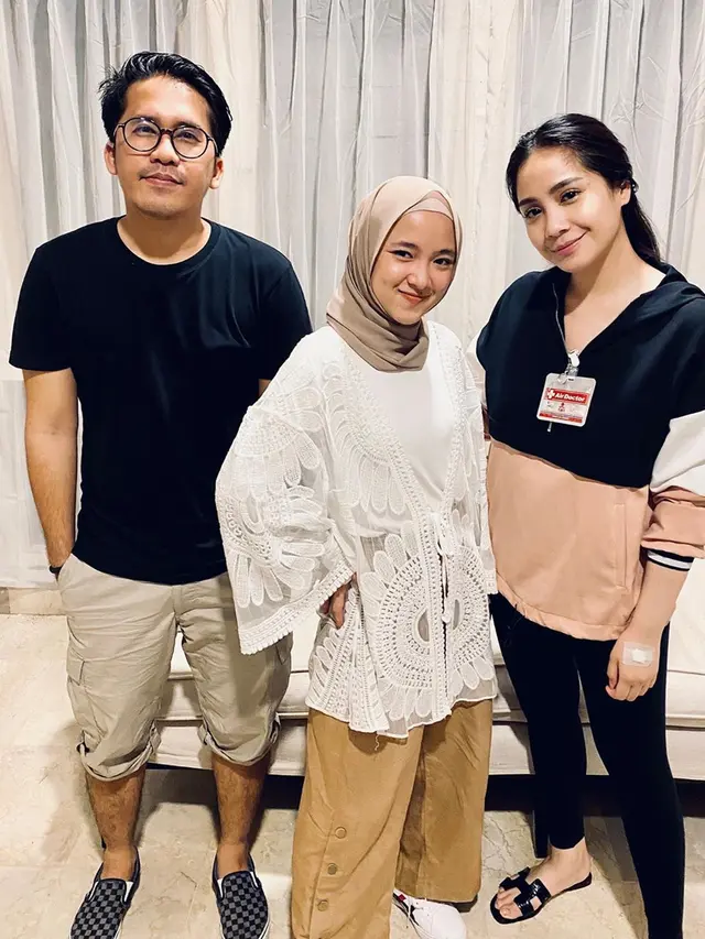 Keluar Rumah, Ini 6 Potret Nagita Slavina Rekaman Bareng Nissa Sabyan