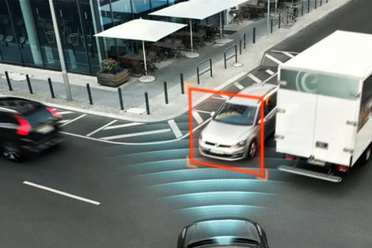 Volvo Singkap Mobil Anti Tubrukan