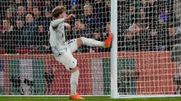 Pemain Liverpool Harvey Elliott bereaksi frustrasi saat melawan Crystal Palace pada pertandingan sepak bola Liga Inggris di Selhurst Park, London, Inggris, 25 Februari 2023. Pertandingan berakhir imbang dengan skor 0-0. (AP Photo/Alastair Grant)