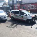 Ambulans Bawa Jenazah Korban KM Virgo Tabrakan Beruntun di Jombang