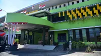 Potret Gedung SMPN 60 Surabaya Terapkan Protokol COVID-19. (Sumber: Twitter/Banggasurabaya)