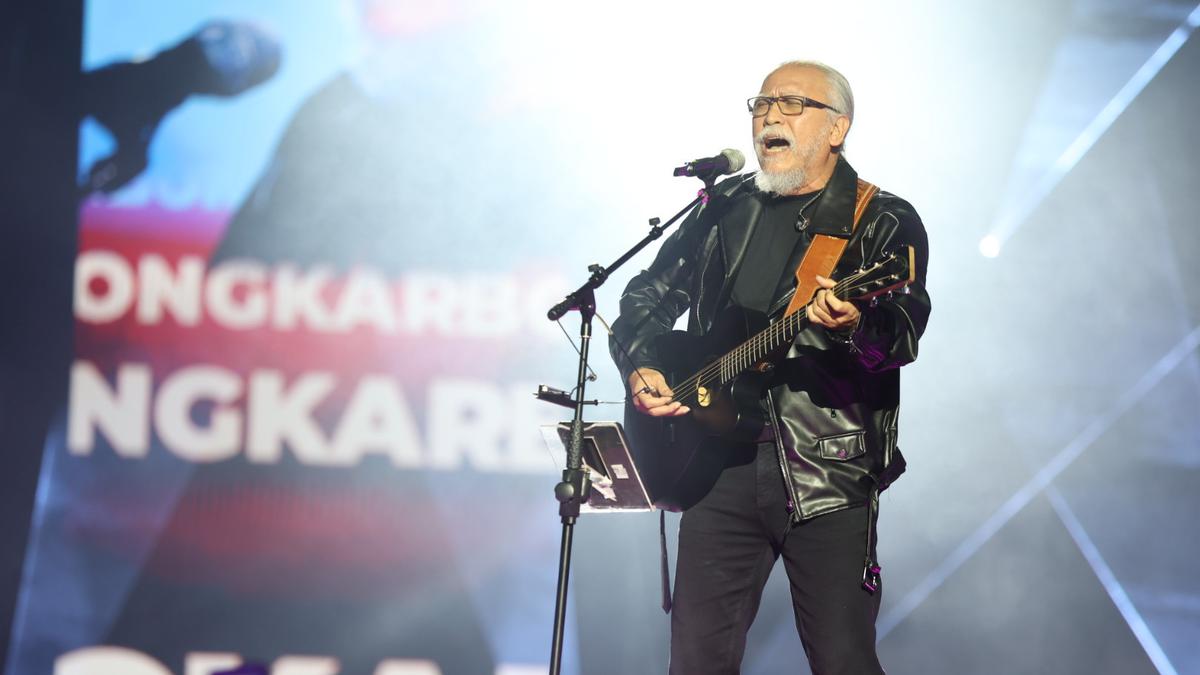 Iwan Fals Teriakkan Air Mata Api di Konser Raya 31 Indosiar Luar Biasa