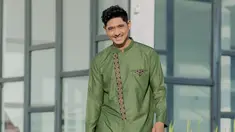 Pemeran sosok karakter Aldebaran yaitu Arya Saloka kini tengah menjadi aktor yang populer di masyarakat. Selalu tampil dengan gaya formal saat syuting, menjelang Bulan Ramadan Arya Saloka terlihat mengenakan busana muslim. (Liputan6.com/IG/arya.saloka)