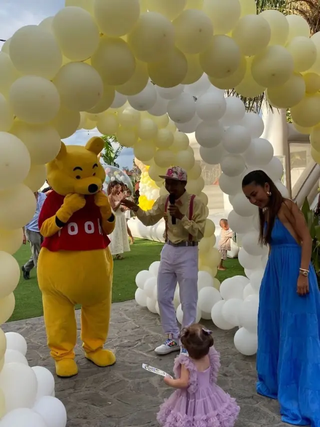 Dekorasi Acara Ulang Tahun Kamari (Instagram/@kadekaldian2)