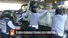 Seorang pedagang kopi cekcok karena motornya diangkut petugas Dishub saat razia parkir liar.