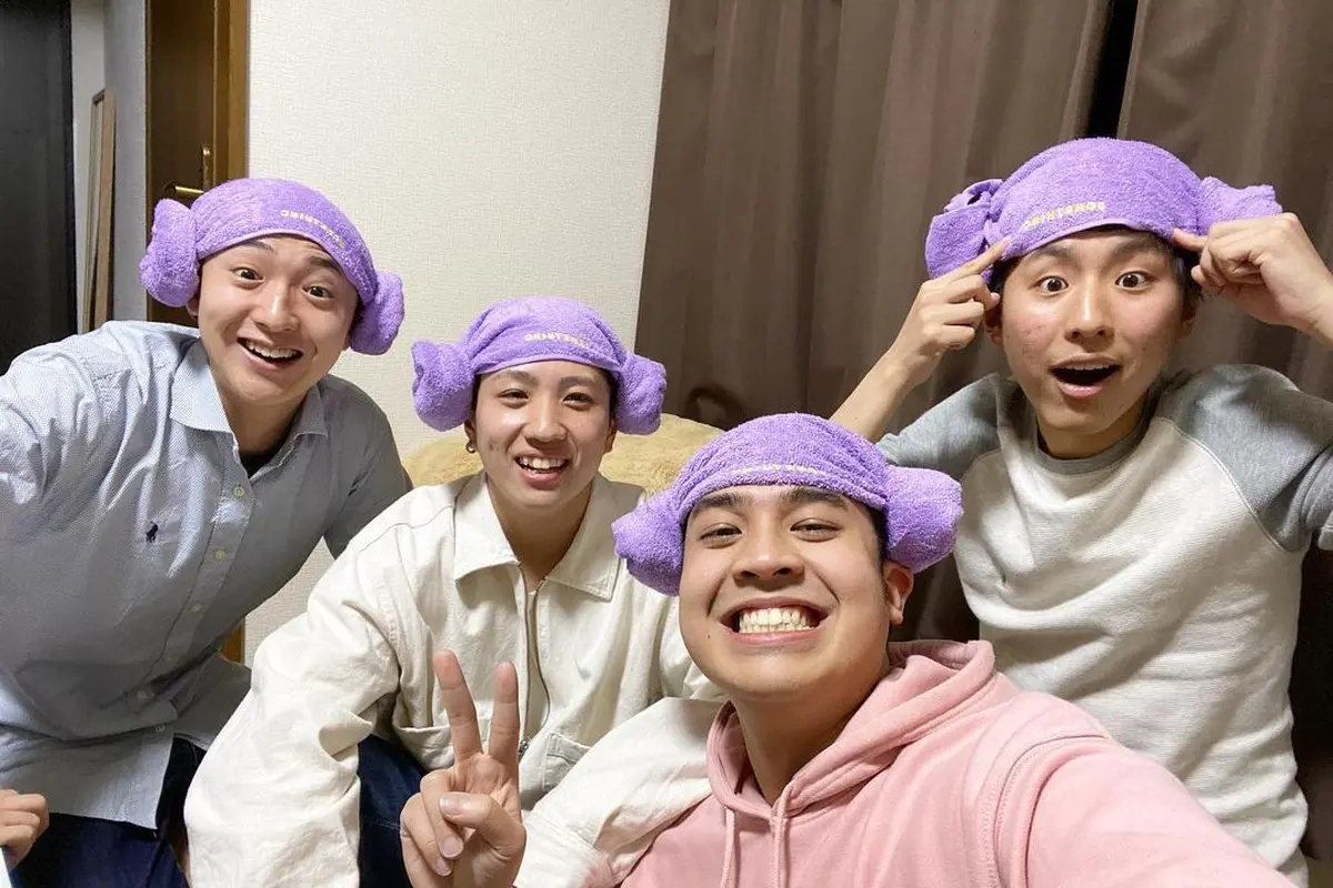 5 Pose Foto Jerome Polin Bareng Waseda Boys Ini Bikin Ngakak