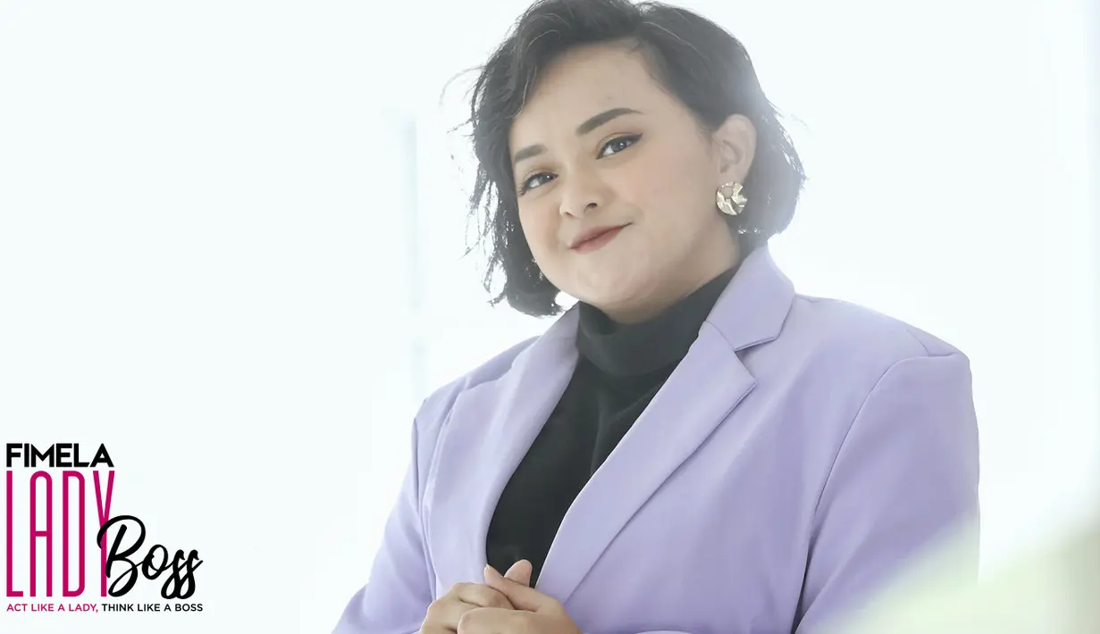 Bersanding dengan brand Internasional, Lizzie Parra pun membuka offline store pertama By Lizzie Parra (BLP) pertamakali di sebuah department Store. (Adrian Putra/Fimela.com)