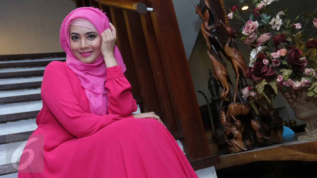 Elma Theana 