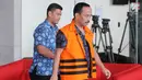 Wali Kota nonaktif Blitar Muhammad Samanhudi Anwar usai pemeriksaan di Gedung KPK, Kamis (26/7). Samanhudi diperiksa sebagai tersangka untuk melengkapi berkas kasus suap ijon proyek pembangunan sekolah lanjutan pertama di Blitar  (Merdeka.com/Dwi Narwoko)