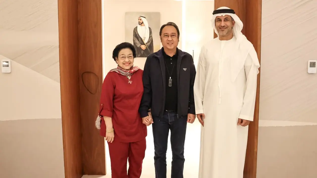 Megawati Soekarnoputri, Presiden Kelima RI yang juga Ketua Umum PDI Perjuangan (PDIP) tiba di Abu Dhabi, Uni Emirat Arab (UEA).