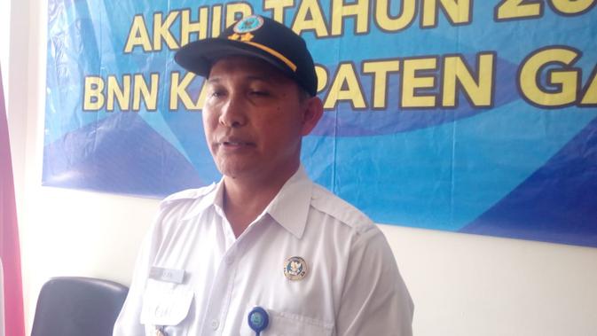 Kepala BNNK Garut Irzan Haryono, dalam rilis capaian kinerja tahunan yang disampaikan di kantornya, Senin (30/12/2019) (Liputan6.com/Jayadi Supriadin).
