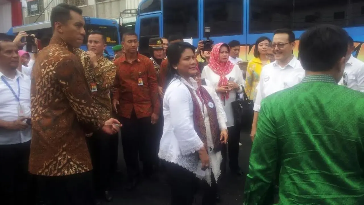 20161102-Iriana Jokowi