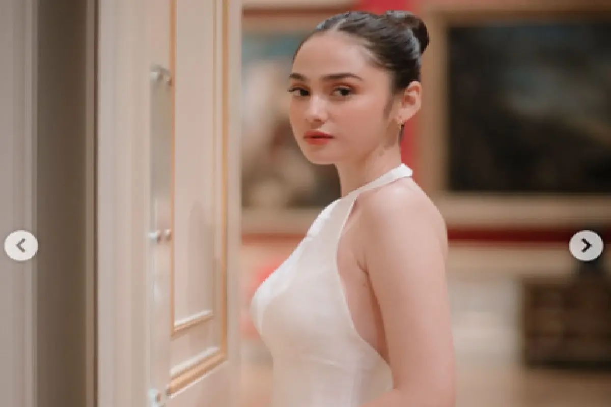 Kilau Perhiasan Syifa Hadju di Potret Prewedding Bersama El Rumi