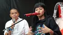 Penyanyi dan pencipta lagu, Yunita Rachman atau dikenal sebagai Yura Yunita salah satu artis yang juga menjadikan RA Kartini sebagai sosok panutan. Perjuangan Kartini menyetarakan perempuan pada kaum hawa. (Adrian Putra/Bintang.com)
