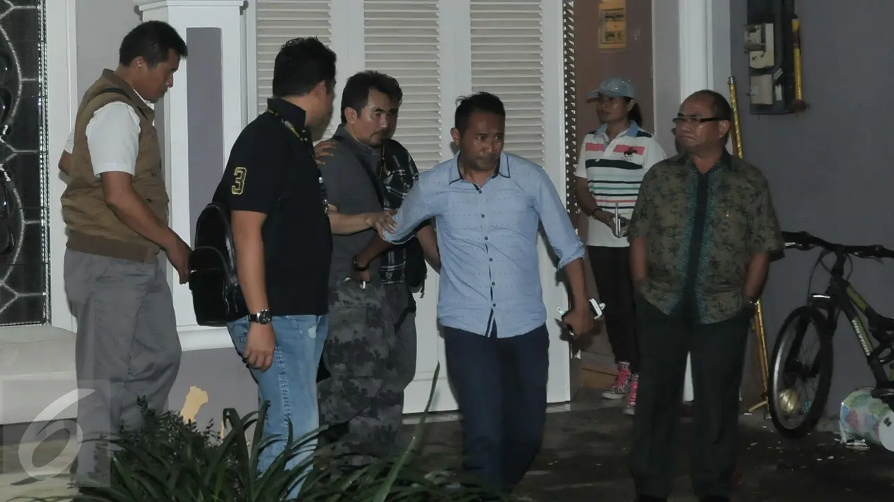 Lengkapi Barang Bukti, Polisi Geledah Rumah Aa Gatot